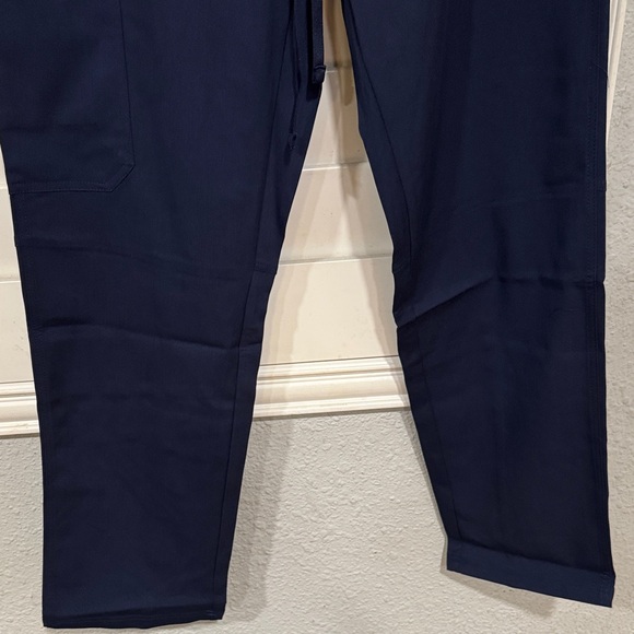 Figs Women's Navy Cropped Top and Ankle Pants Set - Picture 8 of 11